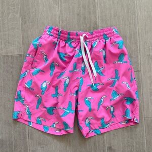 Chubbies Men’s Pink Swim Trunks with  Blue Toucan Pattern